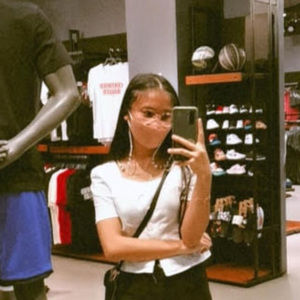 Meet your Posher, Daniella kaye